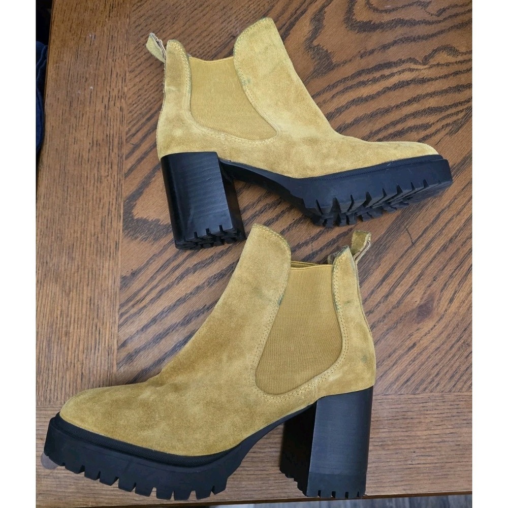 Aerosoles Emelia Mustard Yellow Suede Lug Sole Platform Chelsea Boots Womens 6